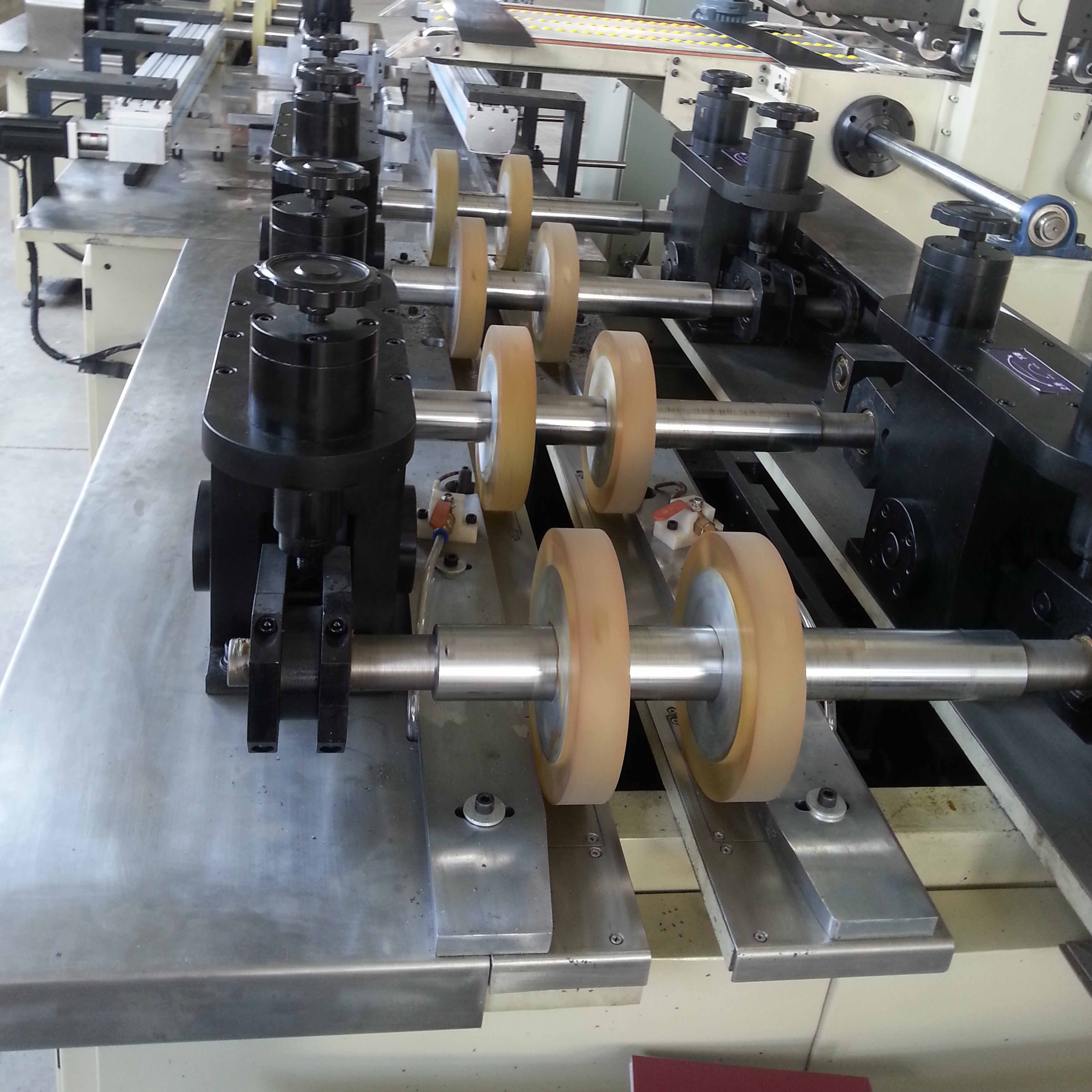 Edge Trimming Machine for PVC Floor Tiles Production